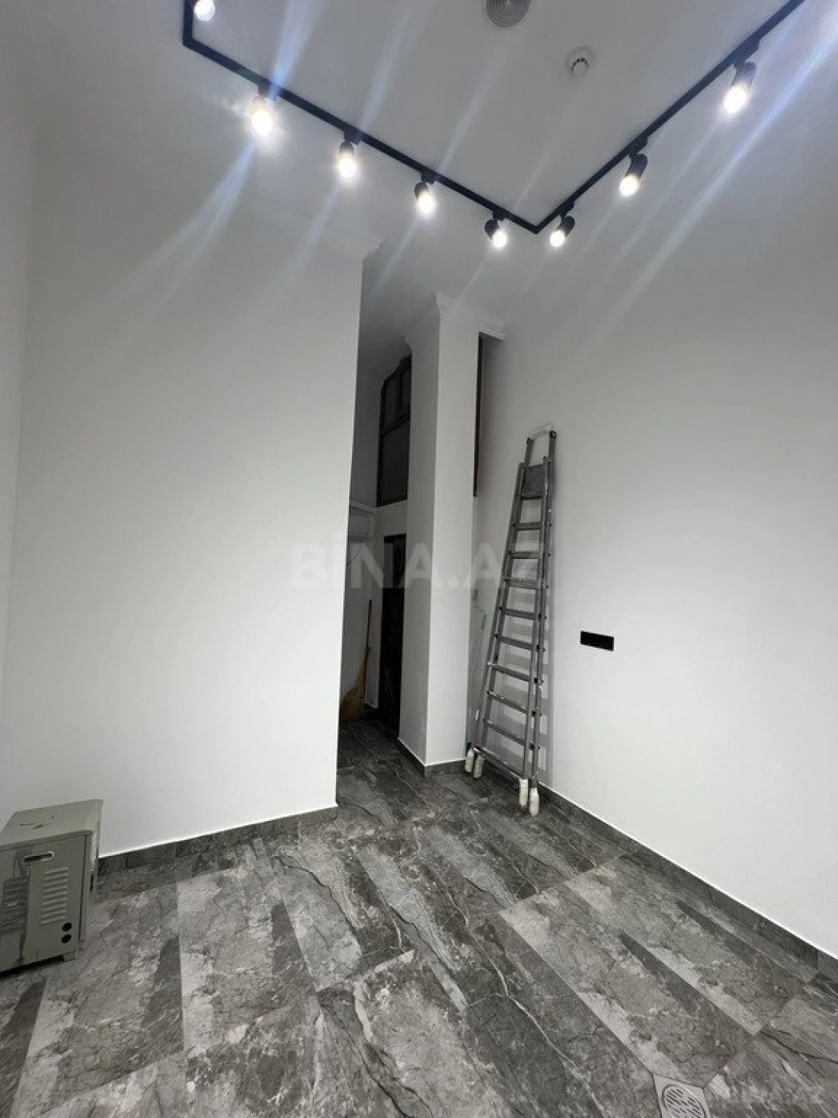 Kirayə verilir obyekt 110 m²