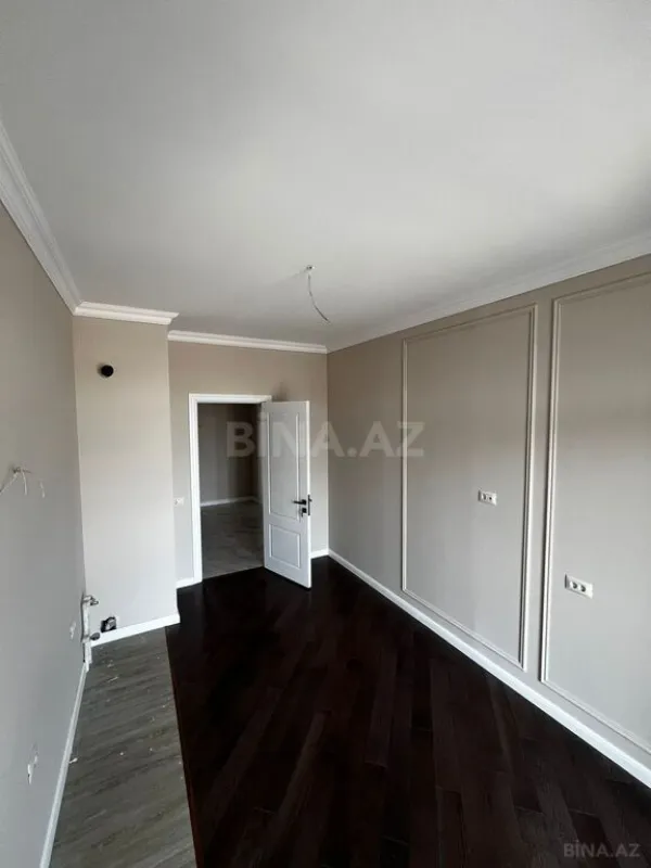 Satılır 4 otaqlı mənzil 120 m²