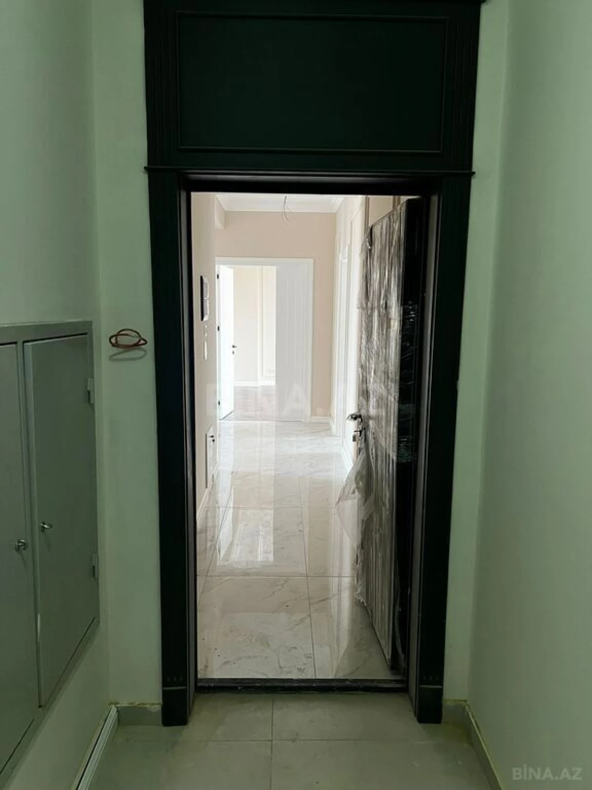 Satılır 4 otaqlı mənzil 120 m²
