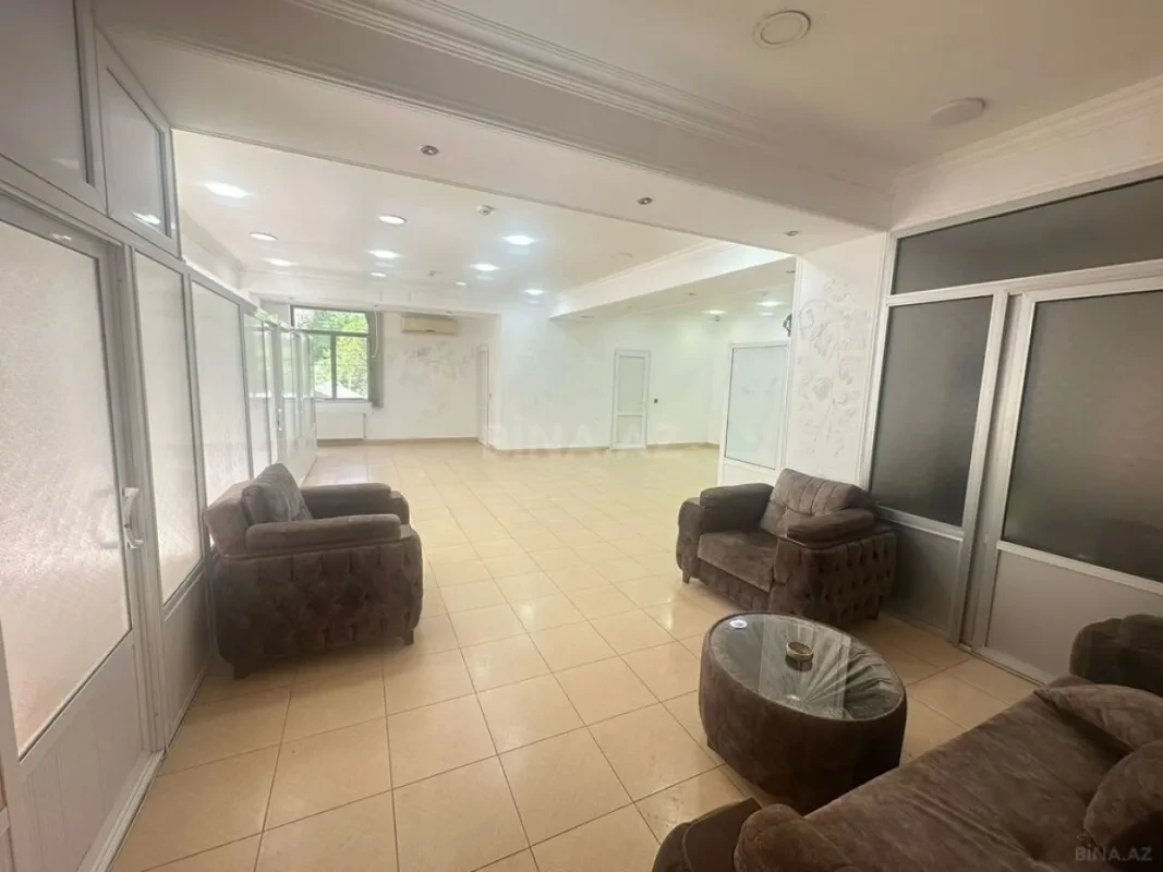 Satılır obyekt 230 m²
