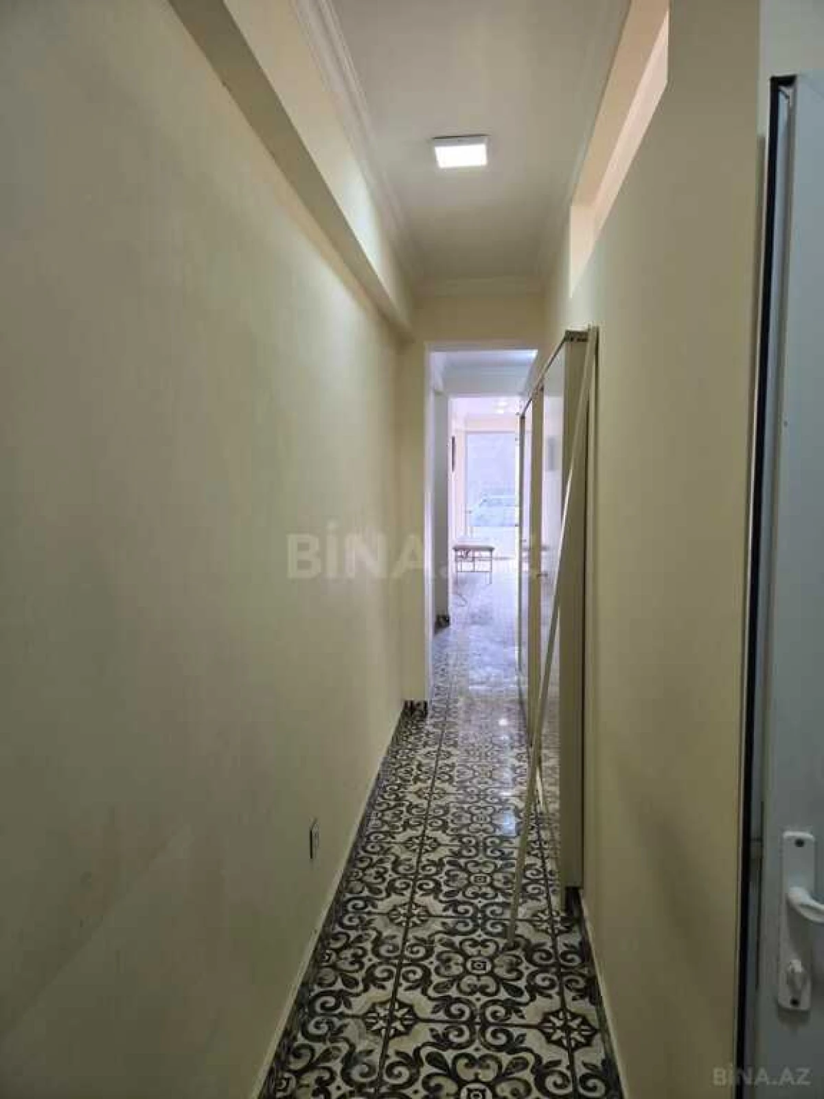 Satılır obyekt 60 m²