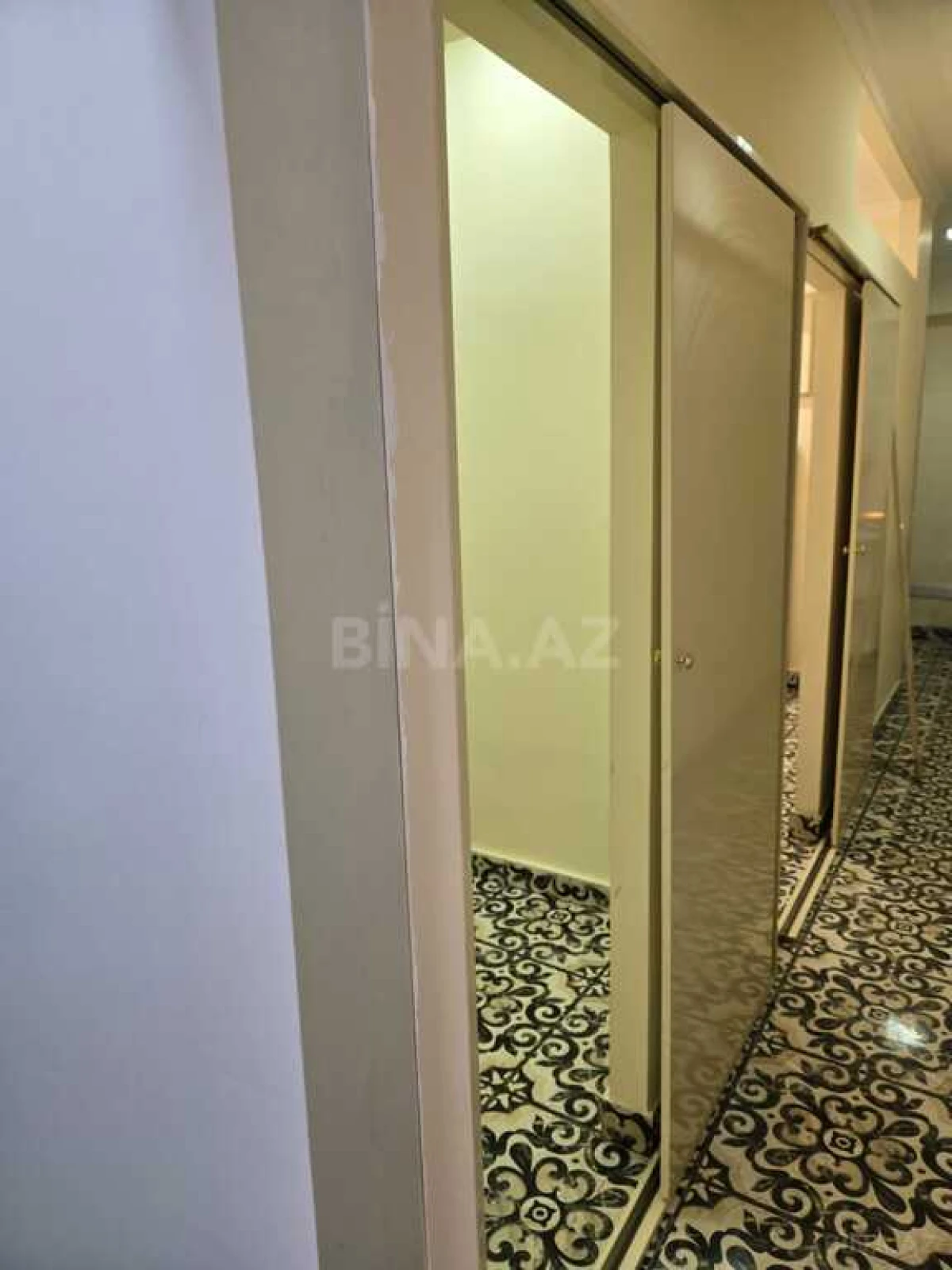 Satılır obyekt 60 m²