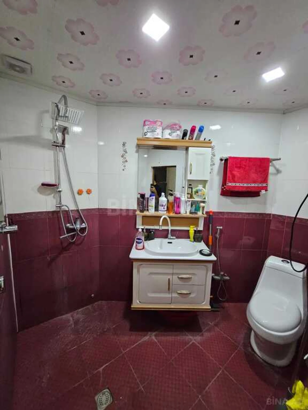Satılır 2 otaqlı mənzil 70 m²