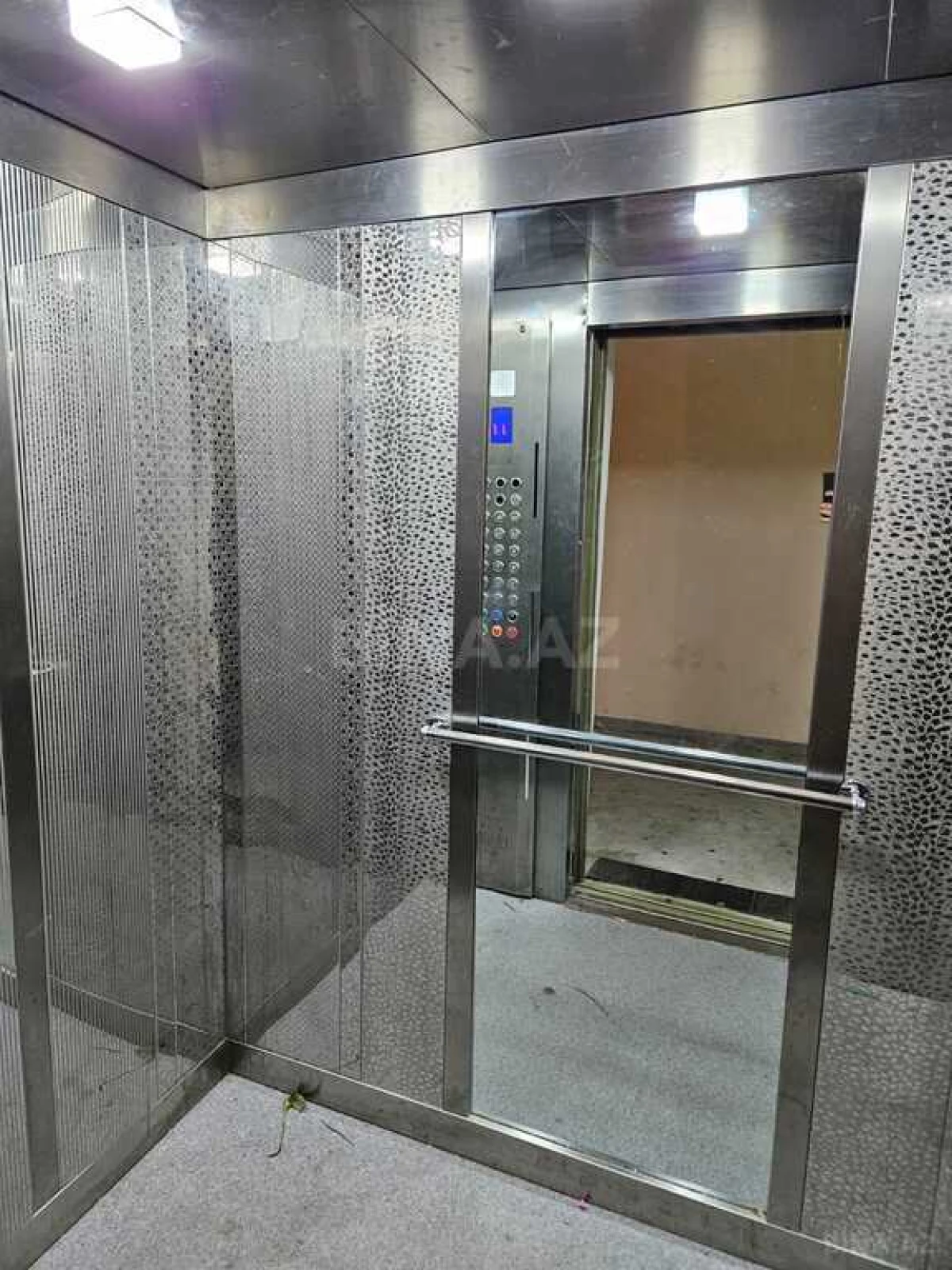 Satılır 2 otaqlı mənzil 70 m²