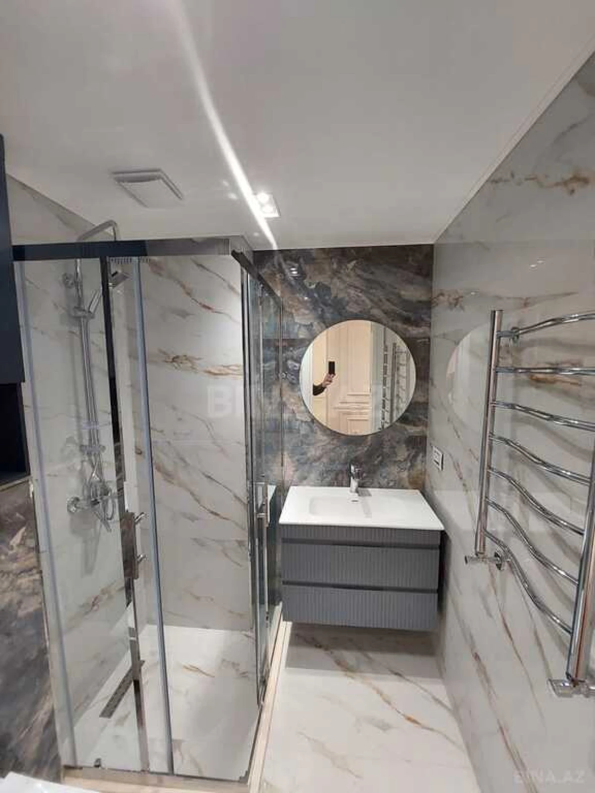 Satılır 4 otaqlı mənzil 154 m²