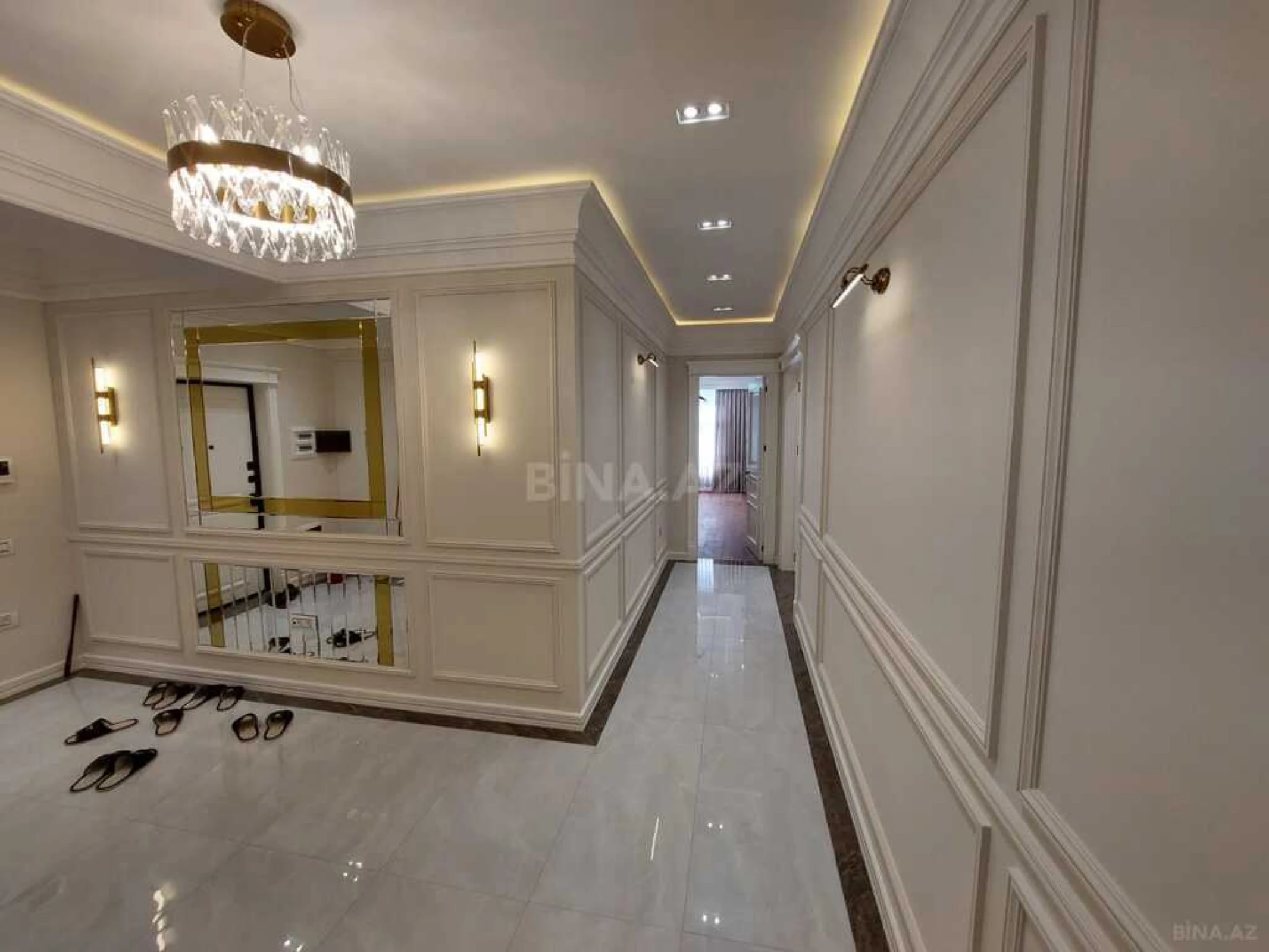 Satılır 4 otaqlı mənzil 154 m²