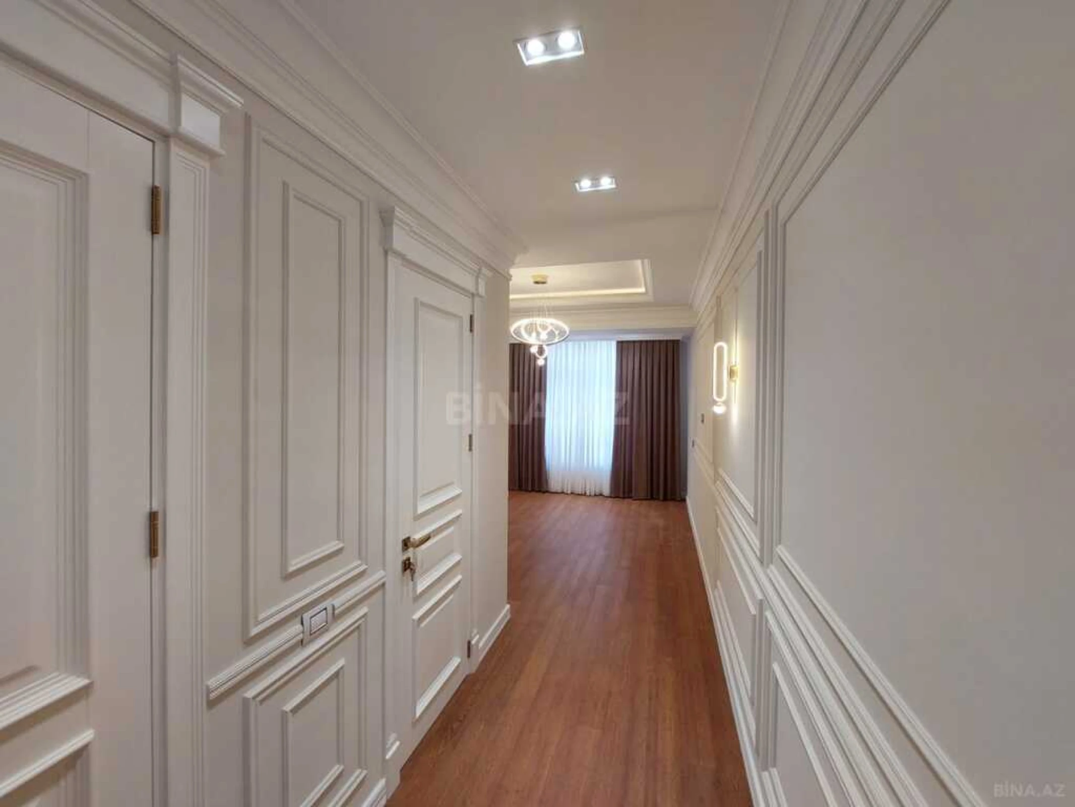 Satılır 4 otaqlı mənzil 154 m²