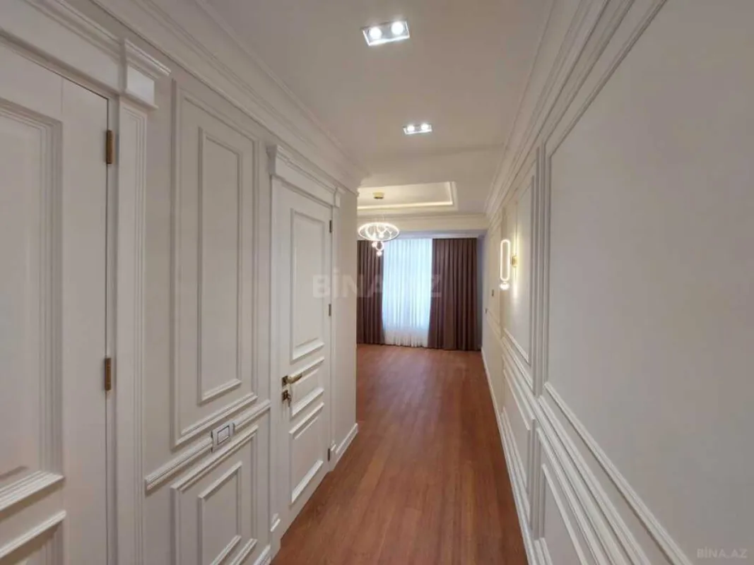 Satılır 4 otaqlı mənzil 154 m²