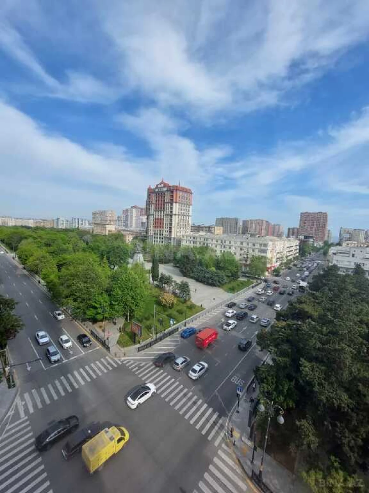 Satılır 4 otaqlı mənzil 154 m²