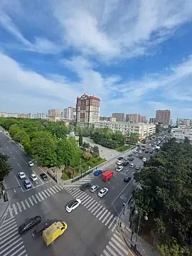 Satılır 4 otaqlı mənzil 154 m²