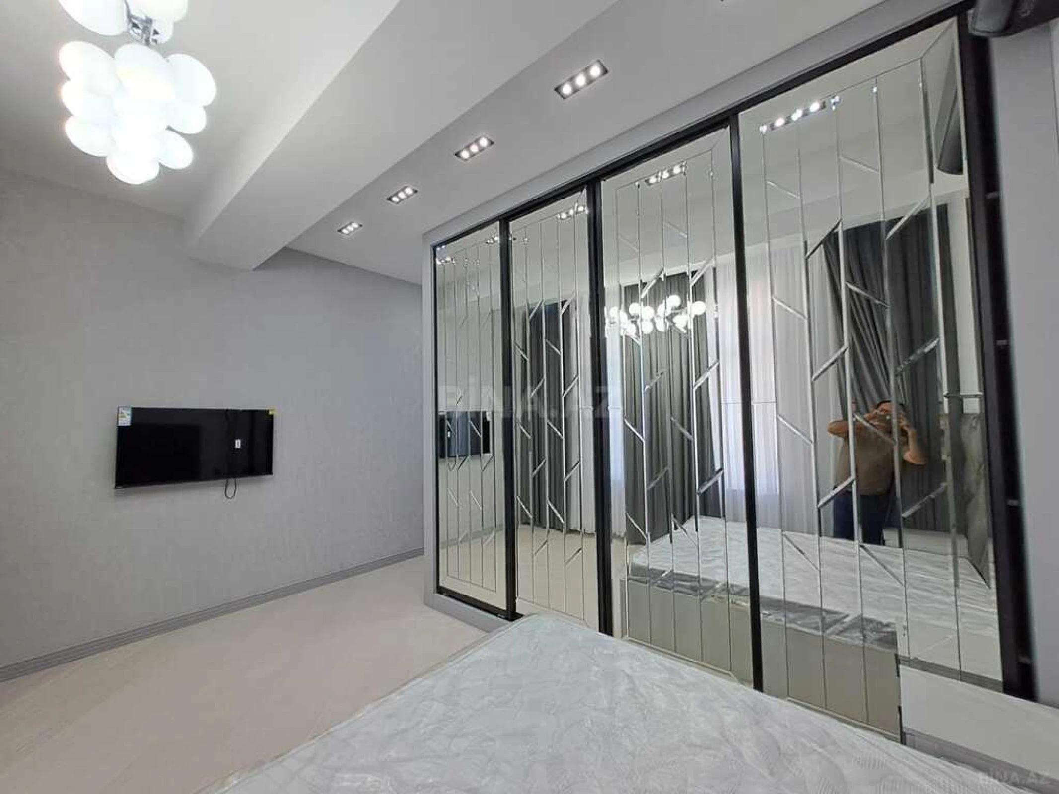 Satılır 3 otaqlı mənzil 96 m²