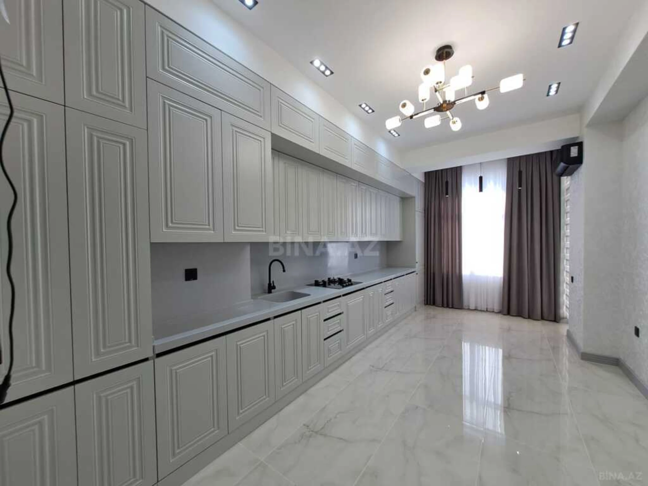 Satılır 3 otaqlı mənzil 96 m²