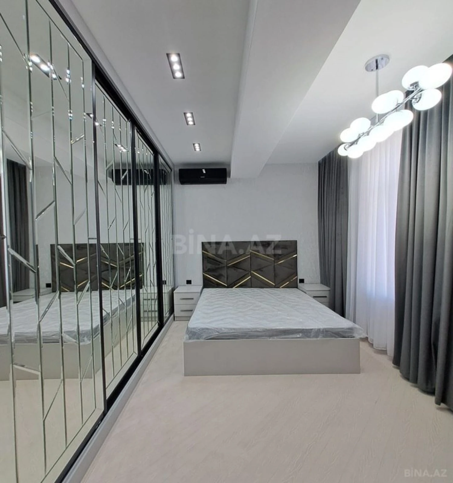 Satılır 3 otaqlı mənzil 96 m²