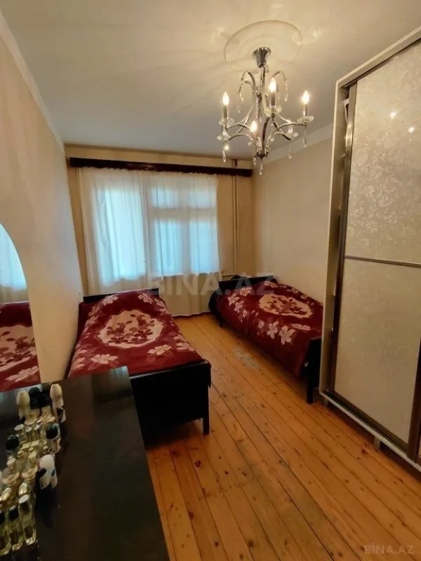 Satılır 4 otaqlı mənzil 100 m²