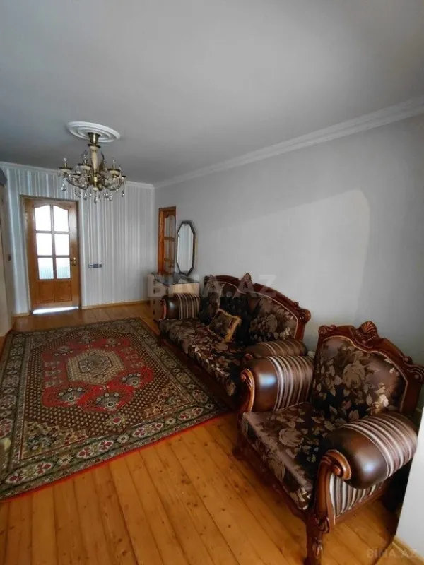 Satılır 4 otaqlı mənzil 100 m²