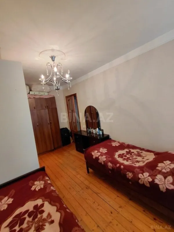 Satılır 4 otaqlı mənzil 100 m²