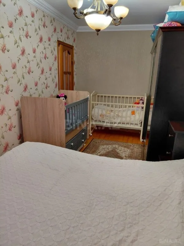 Satılır 4 otaqlı mənzil 100 m²