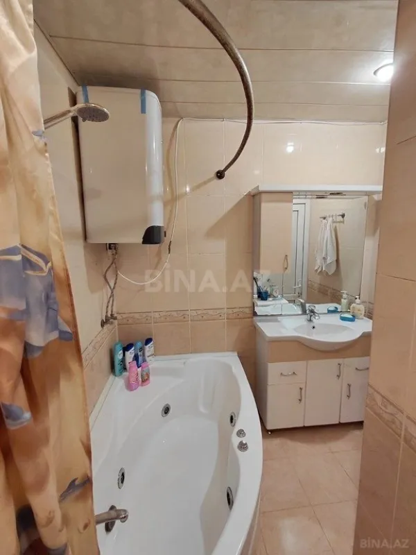 Satılır 4 otaqlı mənzil 100 m²