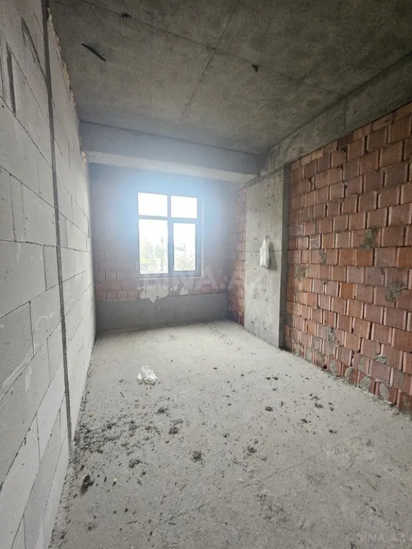 Satılır 3 otaqlı mənzil 110.9 m²