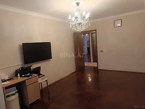 Satılır 6 otaqlı mənzil 210 m²
