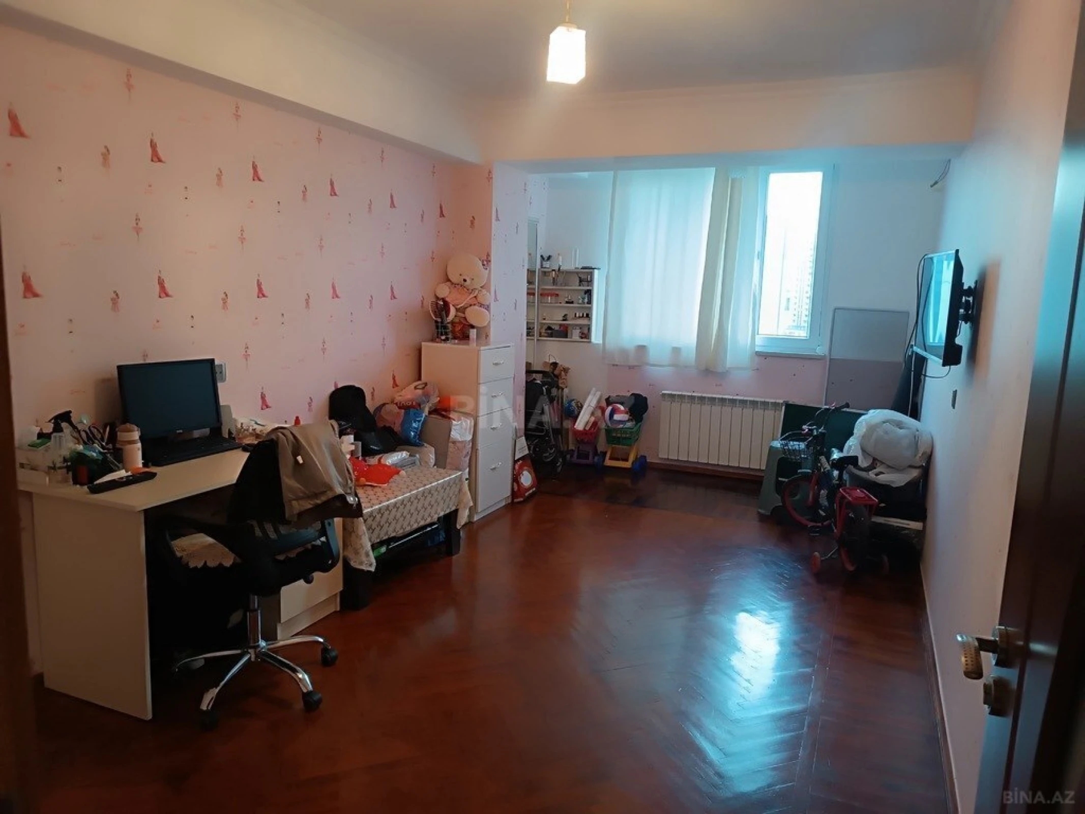 Satılır 6 otaqlı mənzil 210 m²