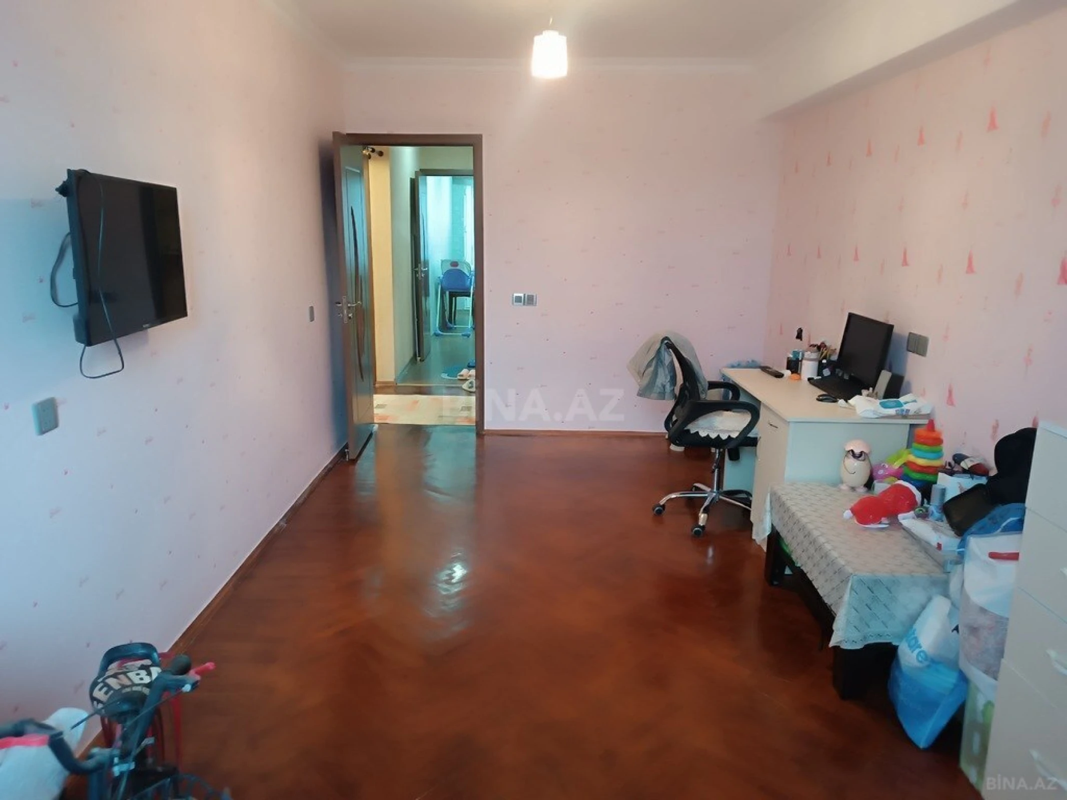 Satılır 6 otaqlı mənzil 210 m²
