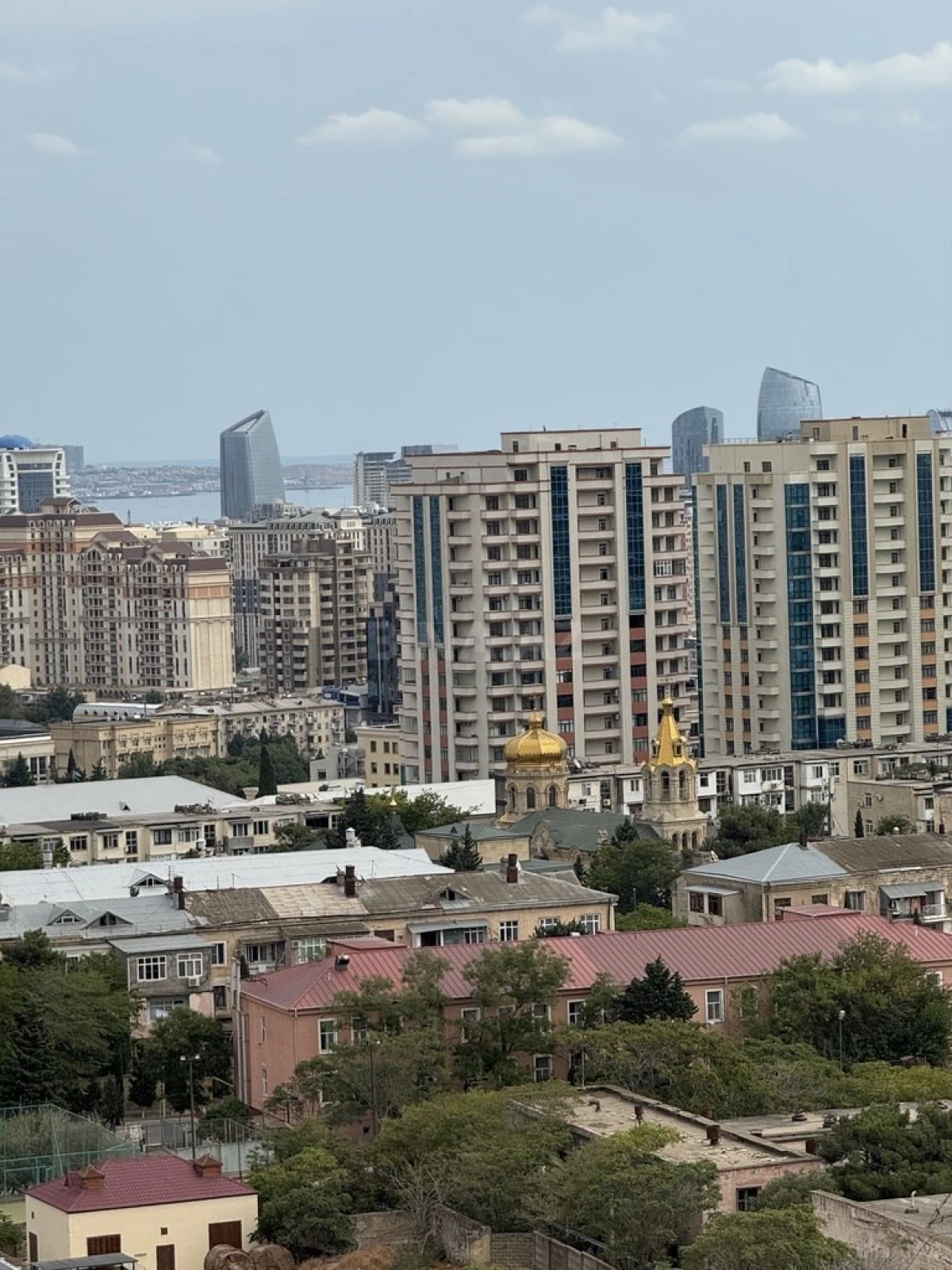 Satılır 6 otaqlı mənzil 210 m²