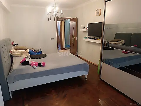 Satılır 6 otaqlı mənzil 210 m²