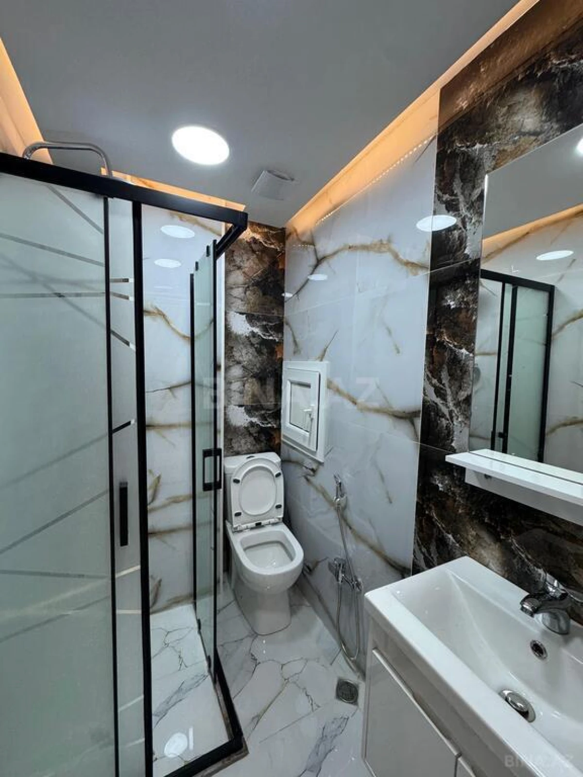 Satılır 2 otaqlı mənzil 62 m²