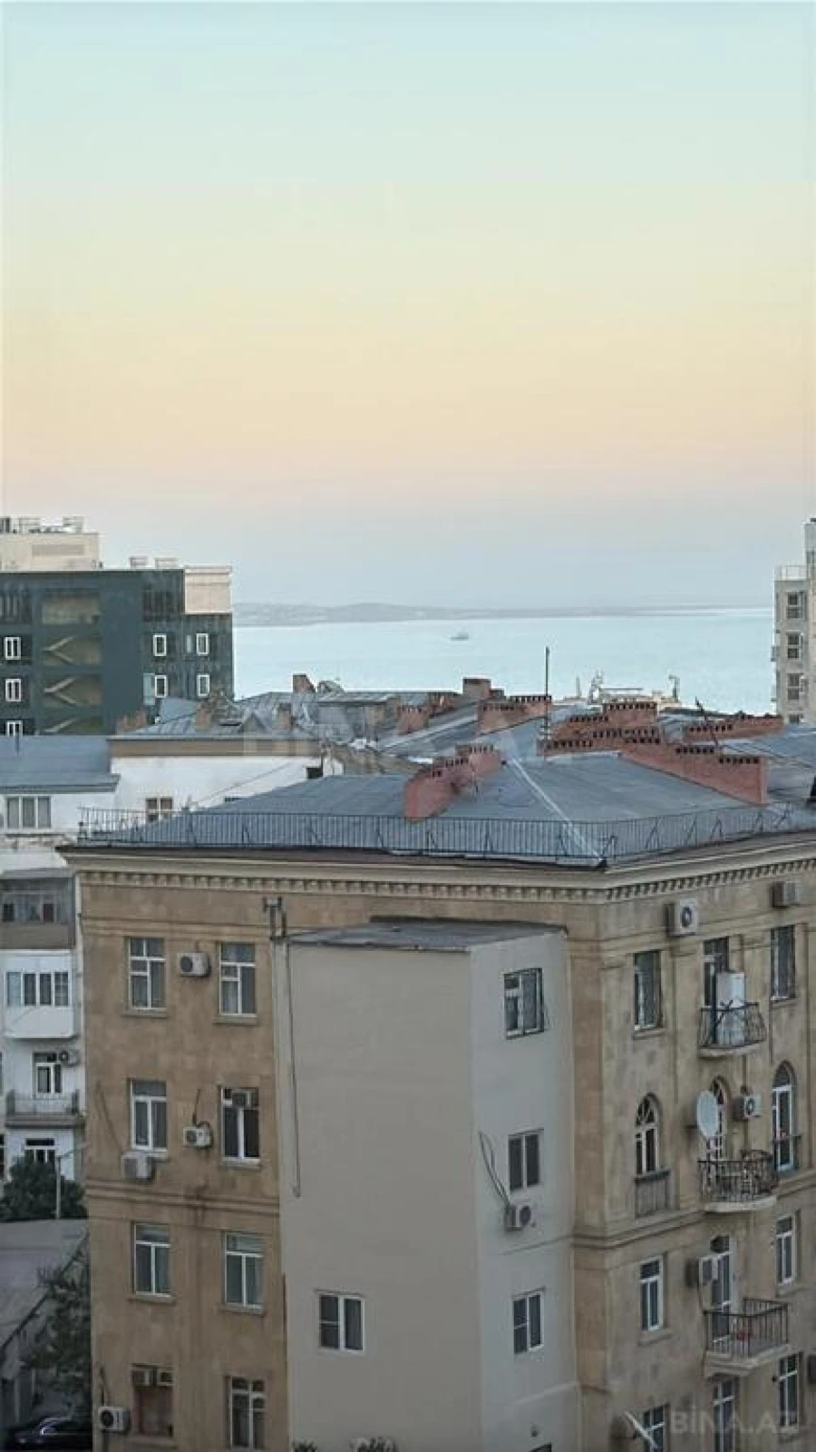 Satılır 3 otaqlı mənzil 125 m²