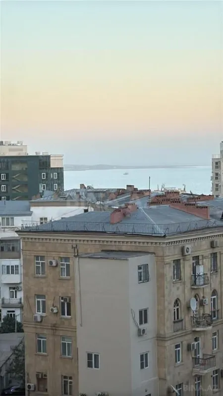 Satılır 3 otaqlı mənzil 125 m²