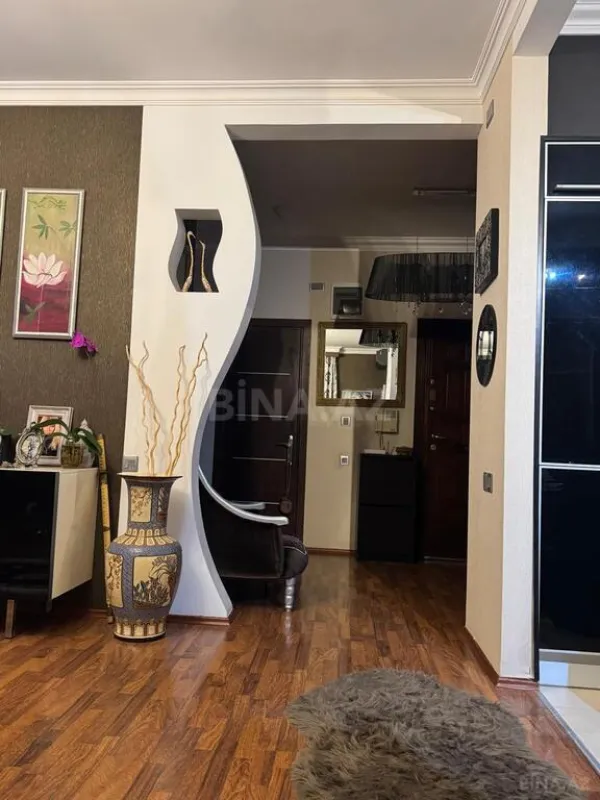 Satılır 3 otaqlı mənzil 125 m²