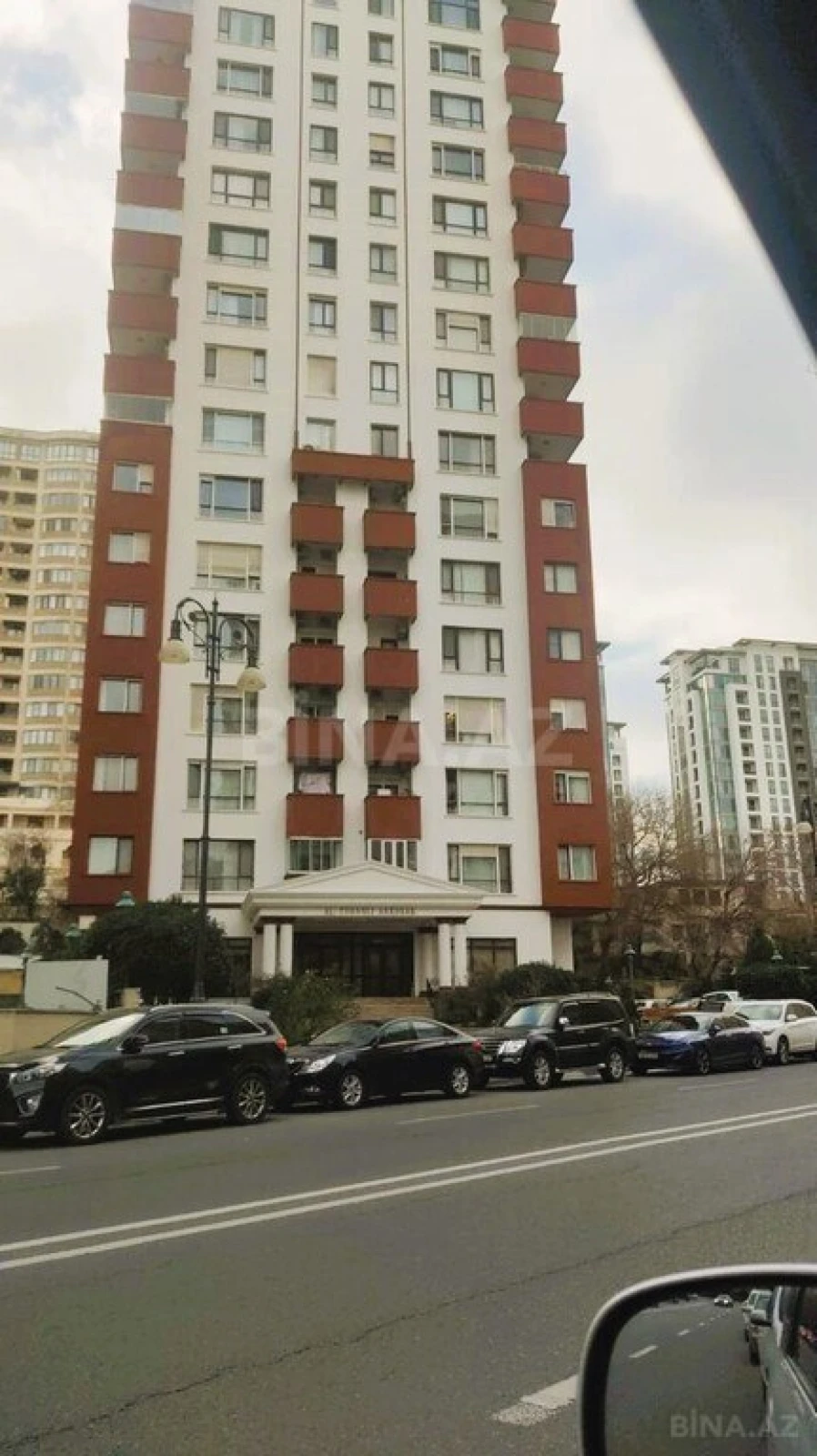 Satılır 3 otaqlı mənzil 125 m²