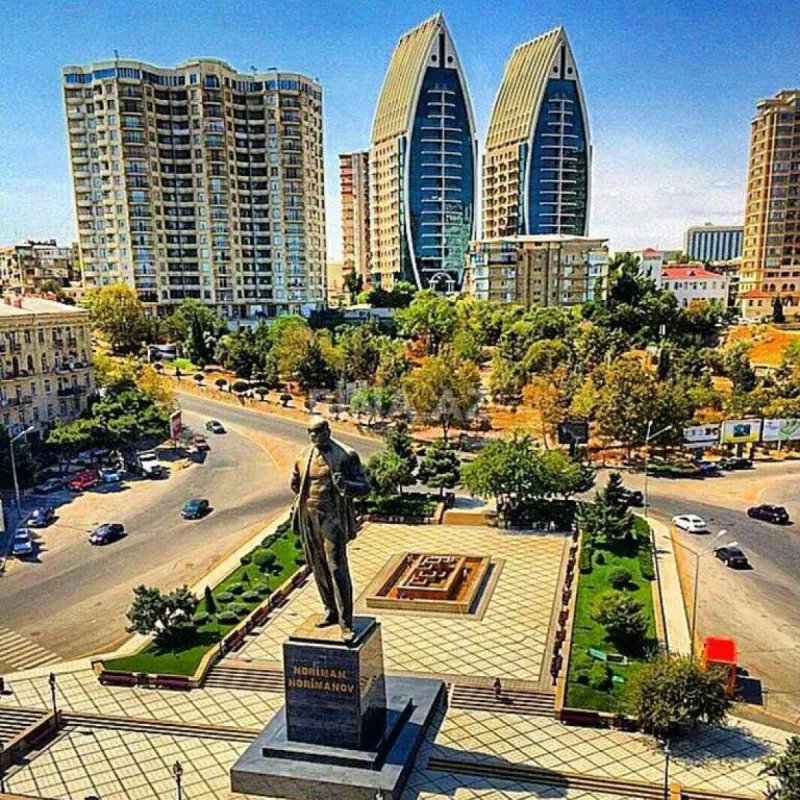 Satılır 3 otaqlı mənzil 125 m²