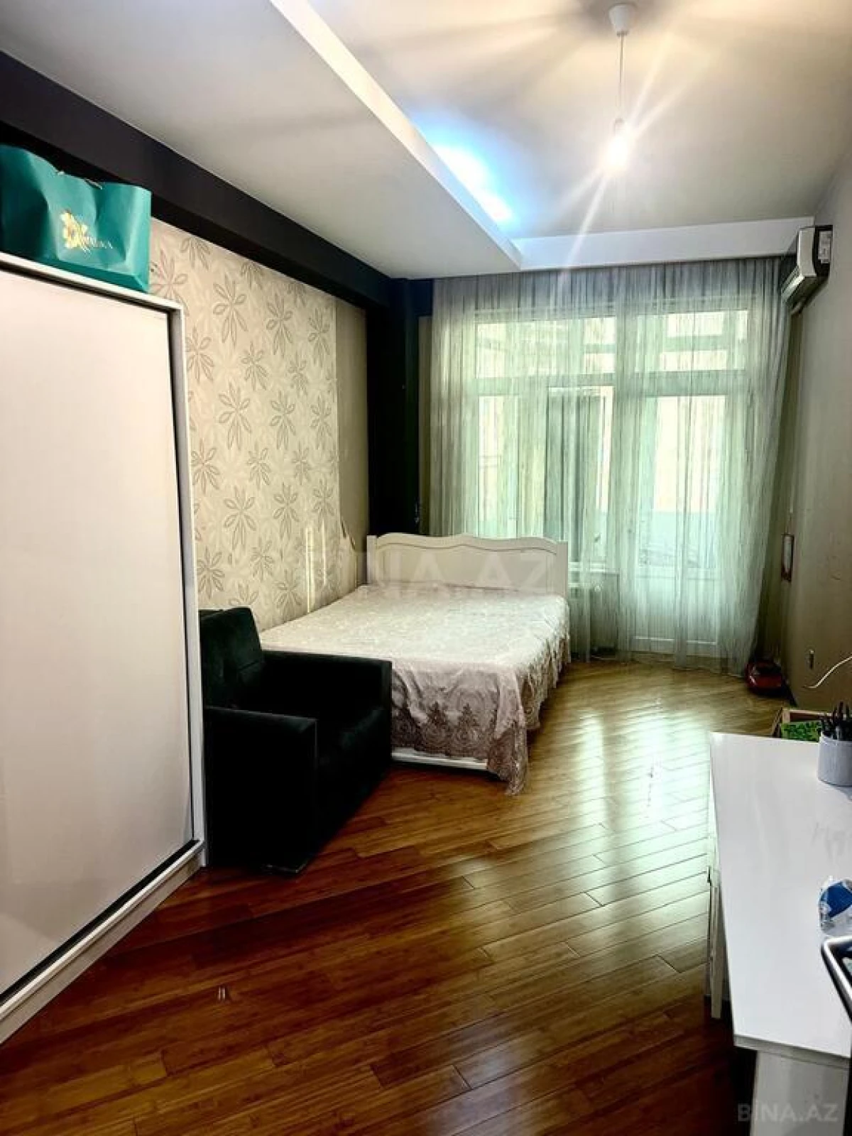 Satılır 3 otaqlı mənzil 140 m²
