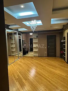 Satılır 3 otaqlı mənzil 140 m²