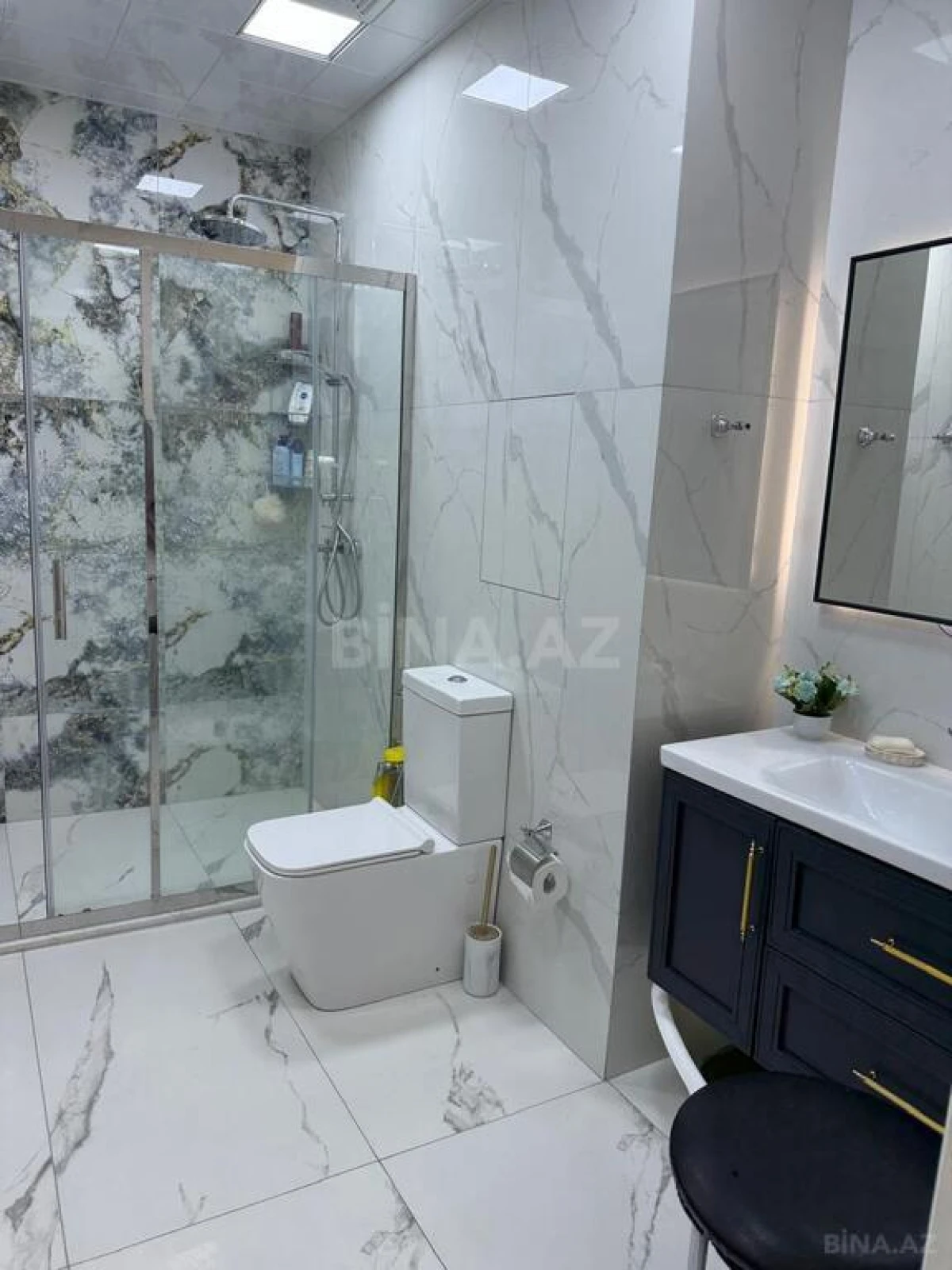 Satılır 4 otaqlı mənzil 186 m²