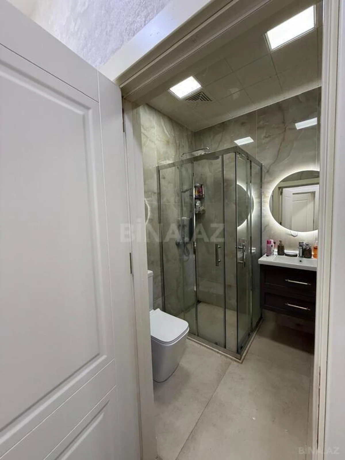 Satılır 4 otaqlı mənzil 186 m²