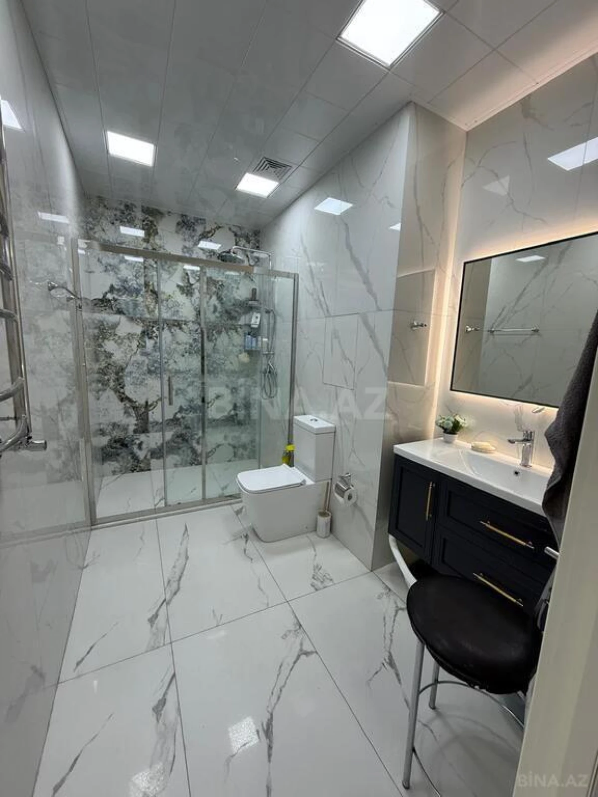 Satılır 4 otaqlı mənzil 186 m²