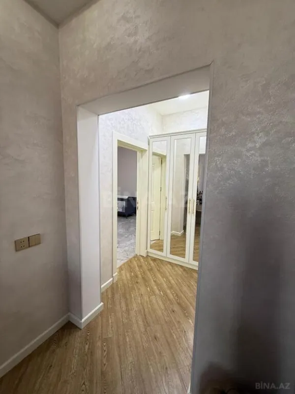 Satılır 4 otaqlı mənzil 186 m²