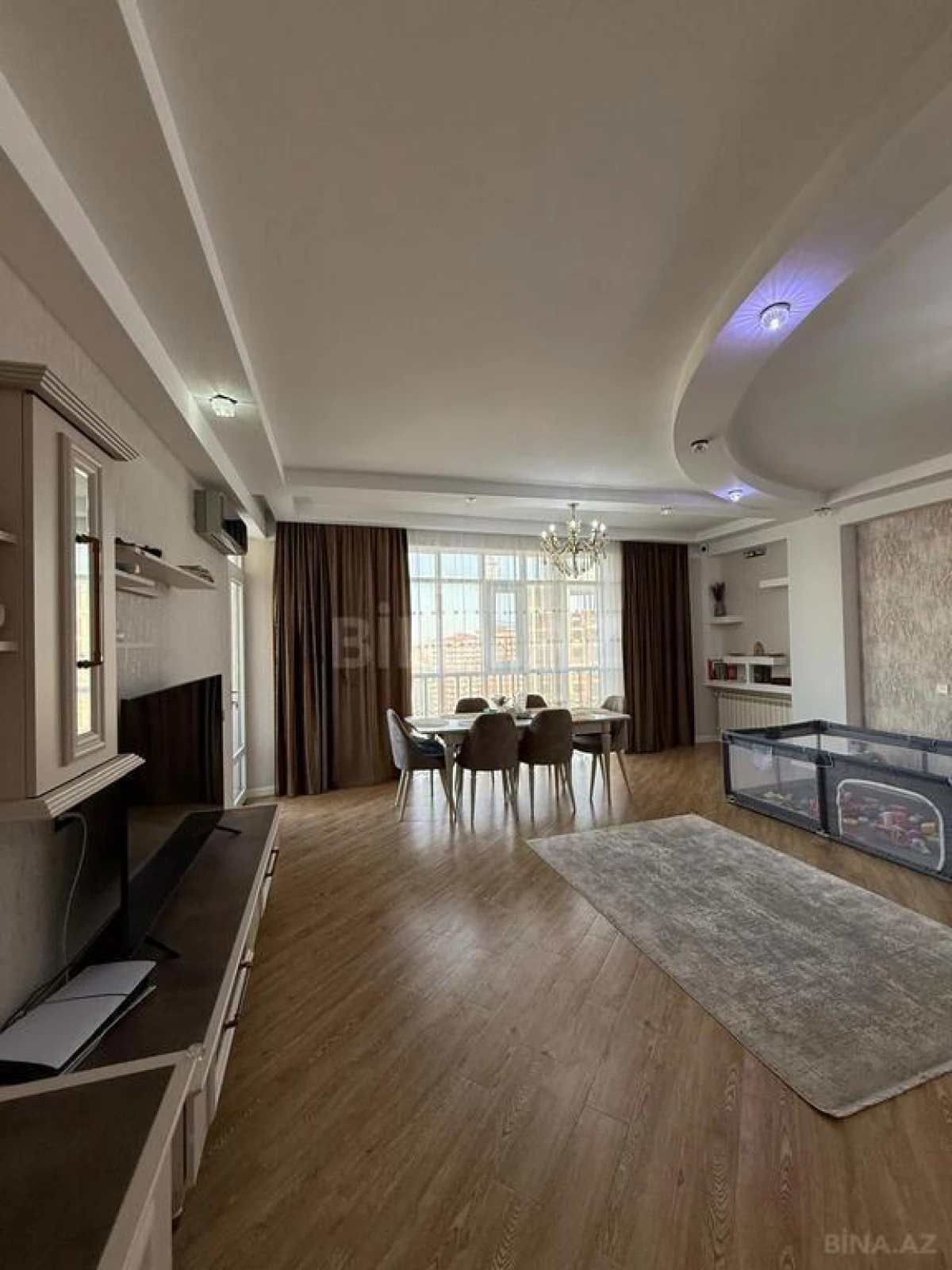 Satılır 4 otaqlı mənzil 186 m²