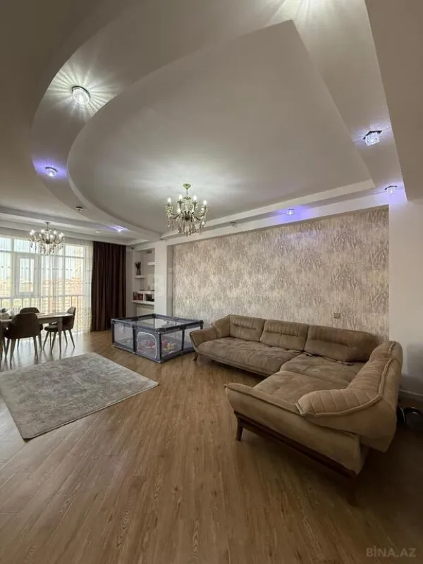 Satılır 4 otaqlı mənzil 186 m²