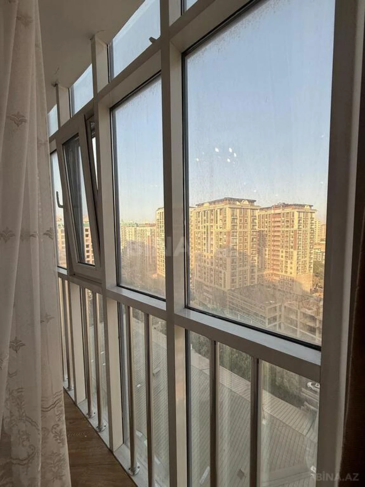 Satılır 4 otaqlı mənzil 186 m²