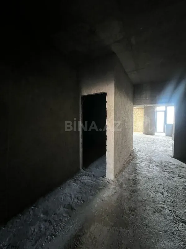 Satılır 5 otaqlı mənzil 230 m²