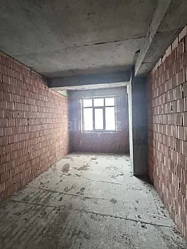 Satılır 4 otaqlı mənzil 181 m²