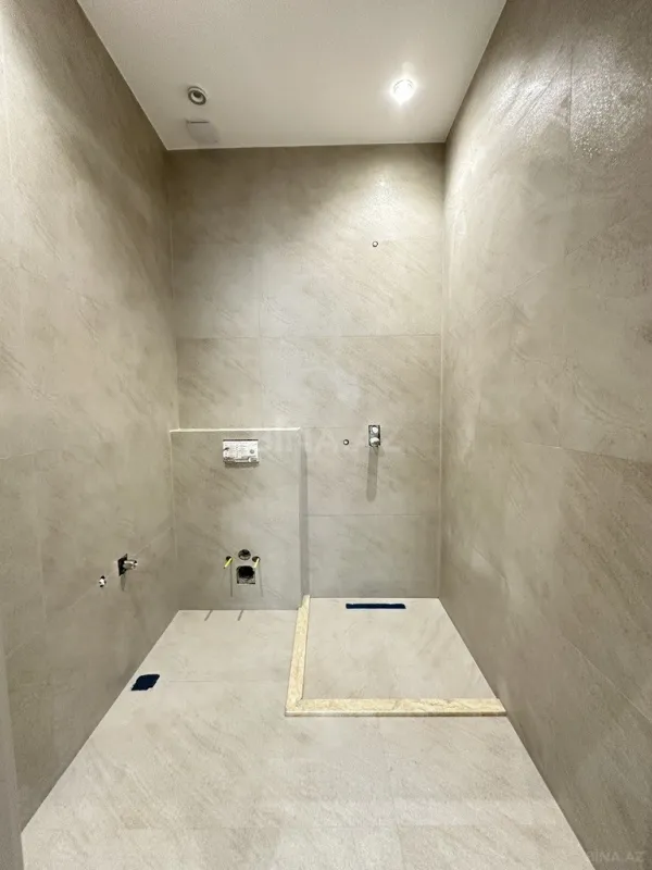 Satılır 5 otaqlı həyət evi 250 m²