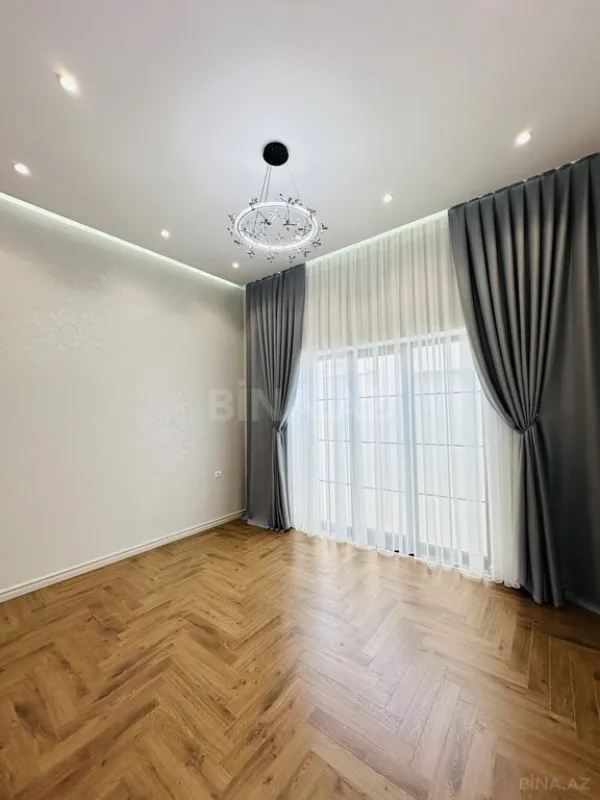 Satılır 5 otaqlı həyət evi 250 m²