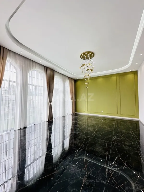 Satılır 5 otaqlı həyət evi 250 m²