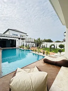 Satılır 5 otaqlı həyət evi 250 m²