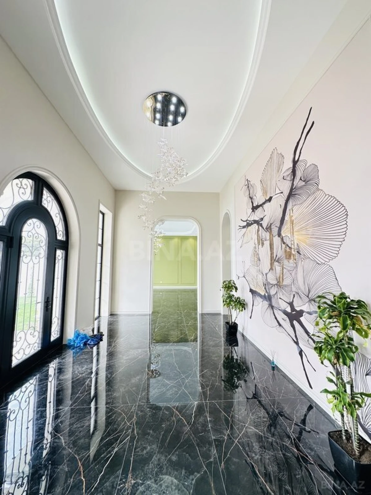 Satılır 5 otaqlı həyət evi 250 m²